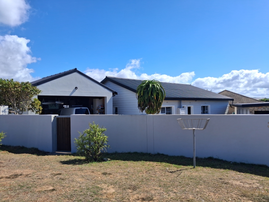 4 Bedroom Property for Sale in Stilbaai Wes Western Cape